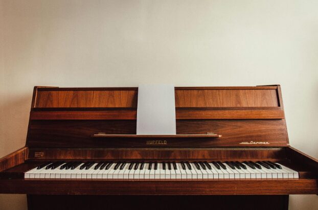 how-to-move-a-piano-up-stairs
