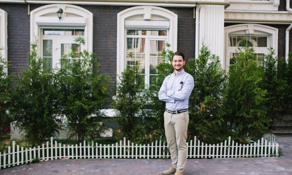 curb-appeal-secrets:-how-to-boost-your-home’s-value-with-simple-fixes